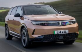 EV A napi üzlet: Gyakorlati Vauxhall Grandland Electric, csak havonta 199 fontért